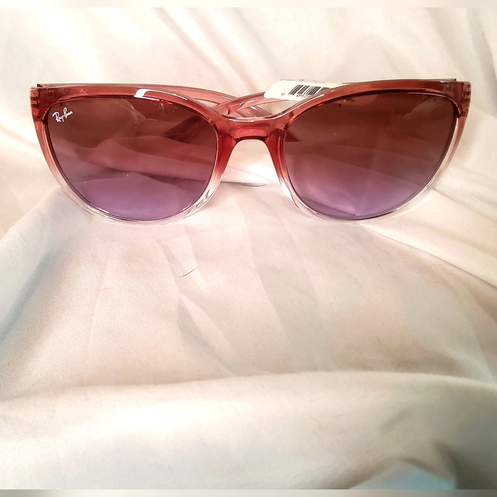 Ray-Ban women's pink gradient